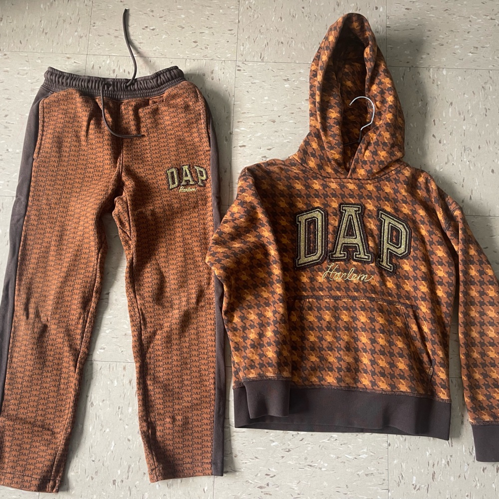 GAP Kids Matching Set in Brown and Black